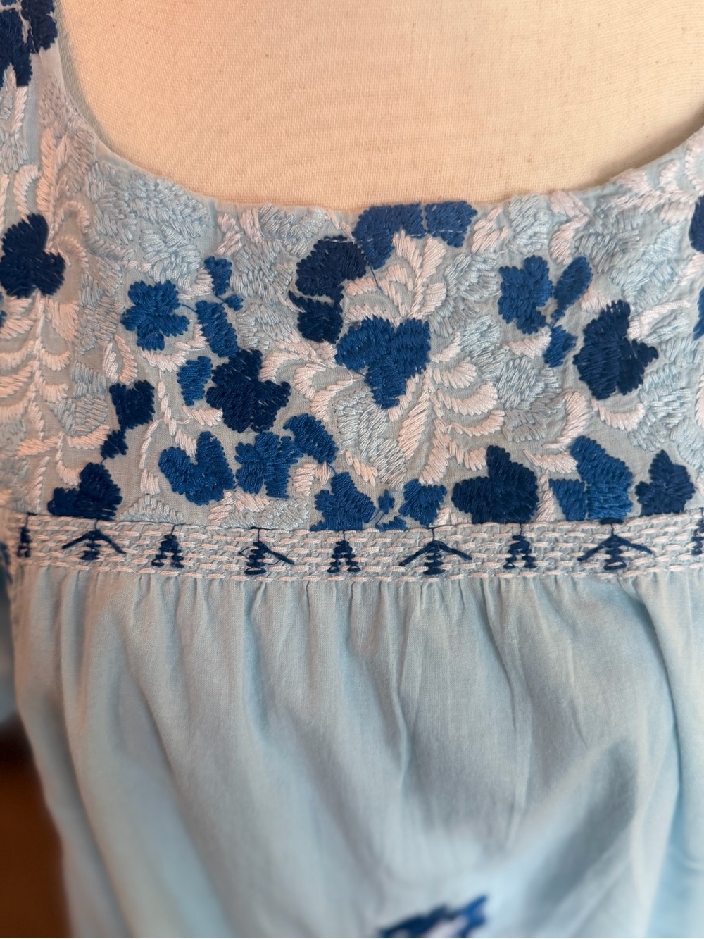 J. Marie blue dress features intricate blue and white floral embroidery Small - Picture 3 of 6